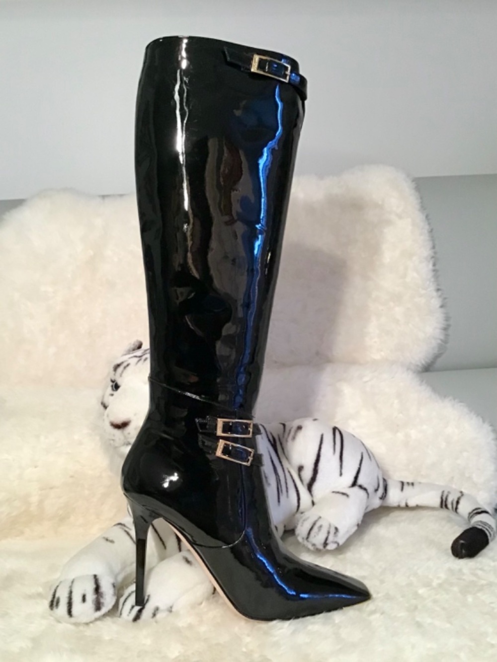 JIMMY CHOO Black Patent Leather Boots-Stiletto Heels-Side Zip-EU 39,5-US 8,5-NWB